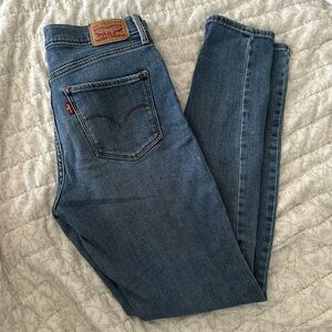 Levi’s 311 shaping skinny women’s size 27 medium wash